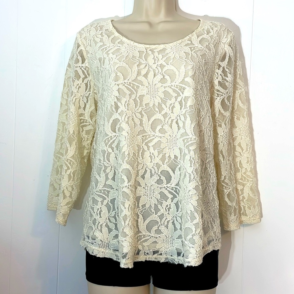 Chico’s Sheer Floral Lace Overlay Pullover Top Size 1/Womens M 3/4 Sleeve Cream